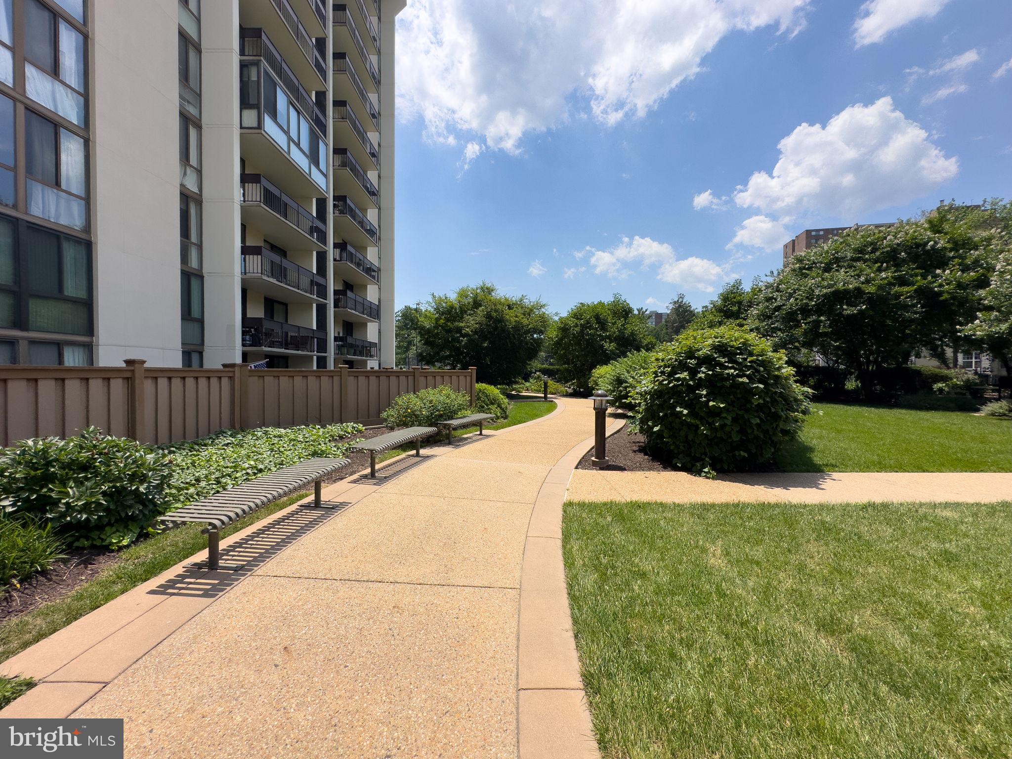 5300 Holmes Run Pkwy #306