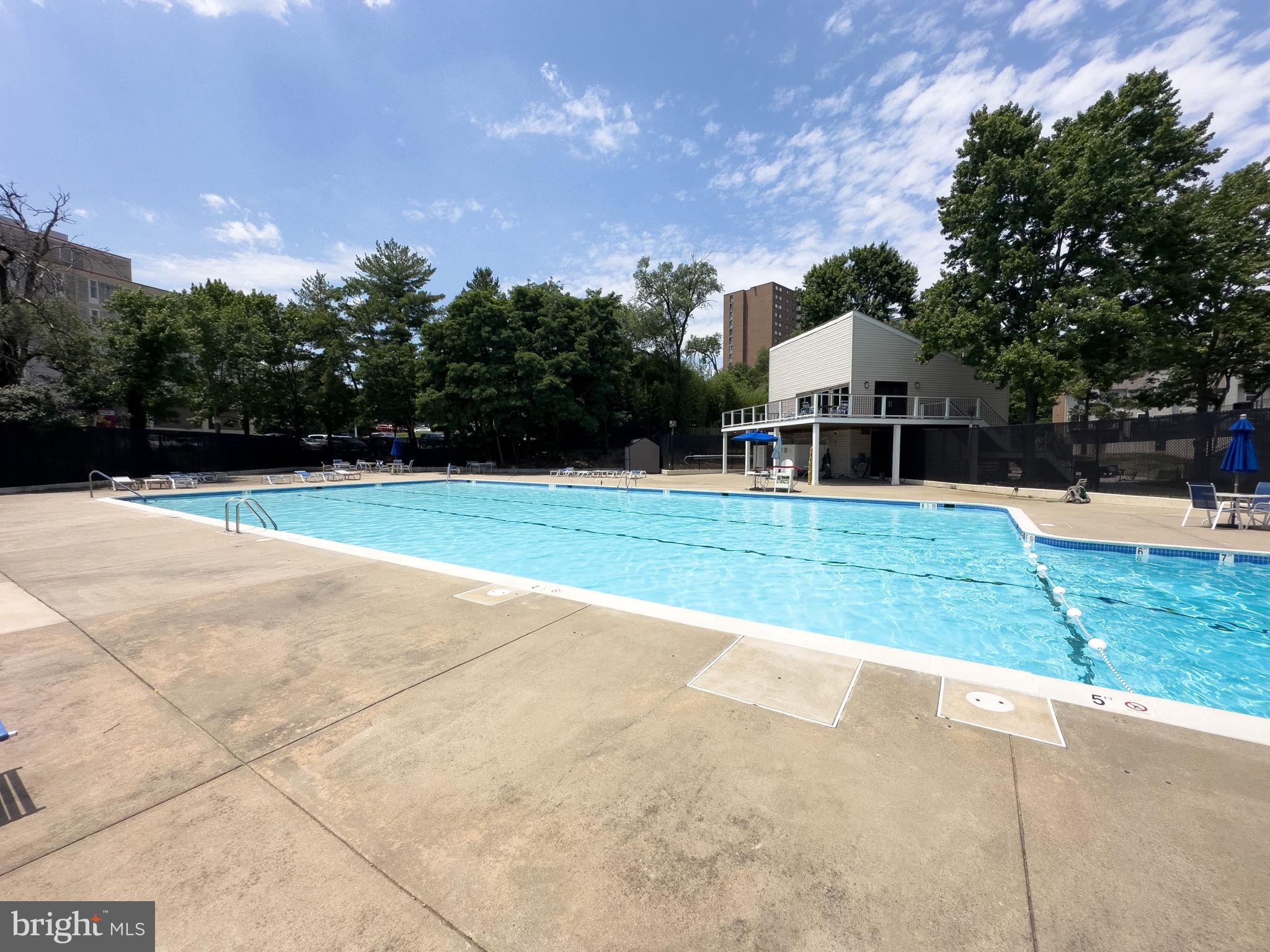 5300 Holmes Run Pkwy #306