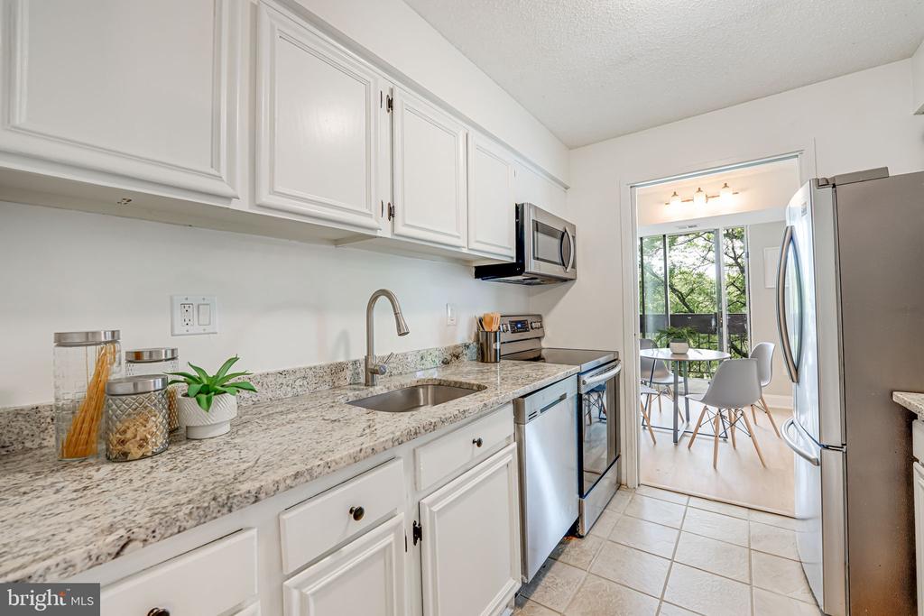 5300 Holmes Run Pkwy #306
