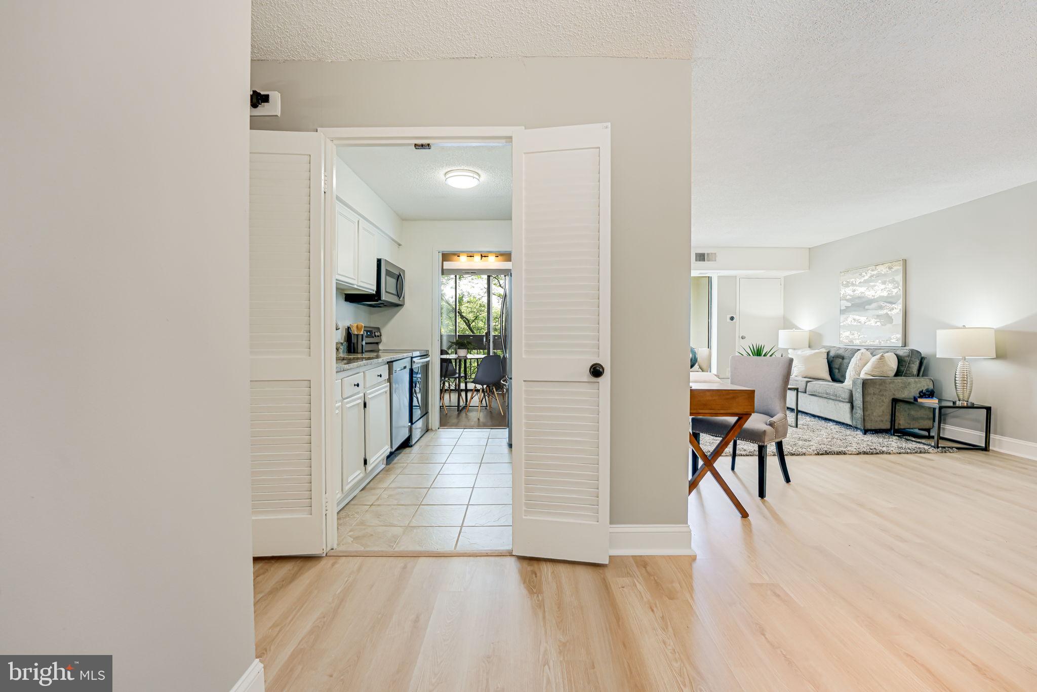 5300 Holmes Run Pkwy #306