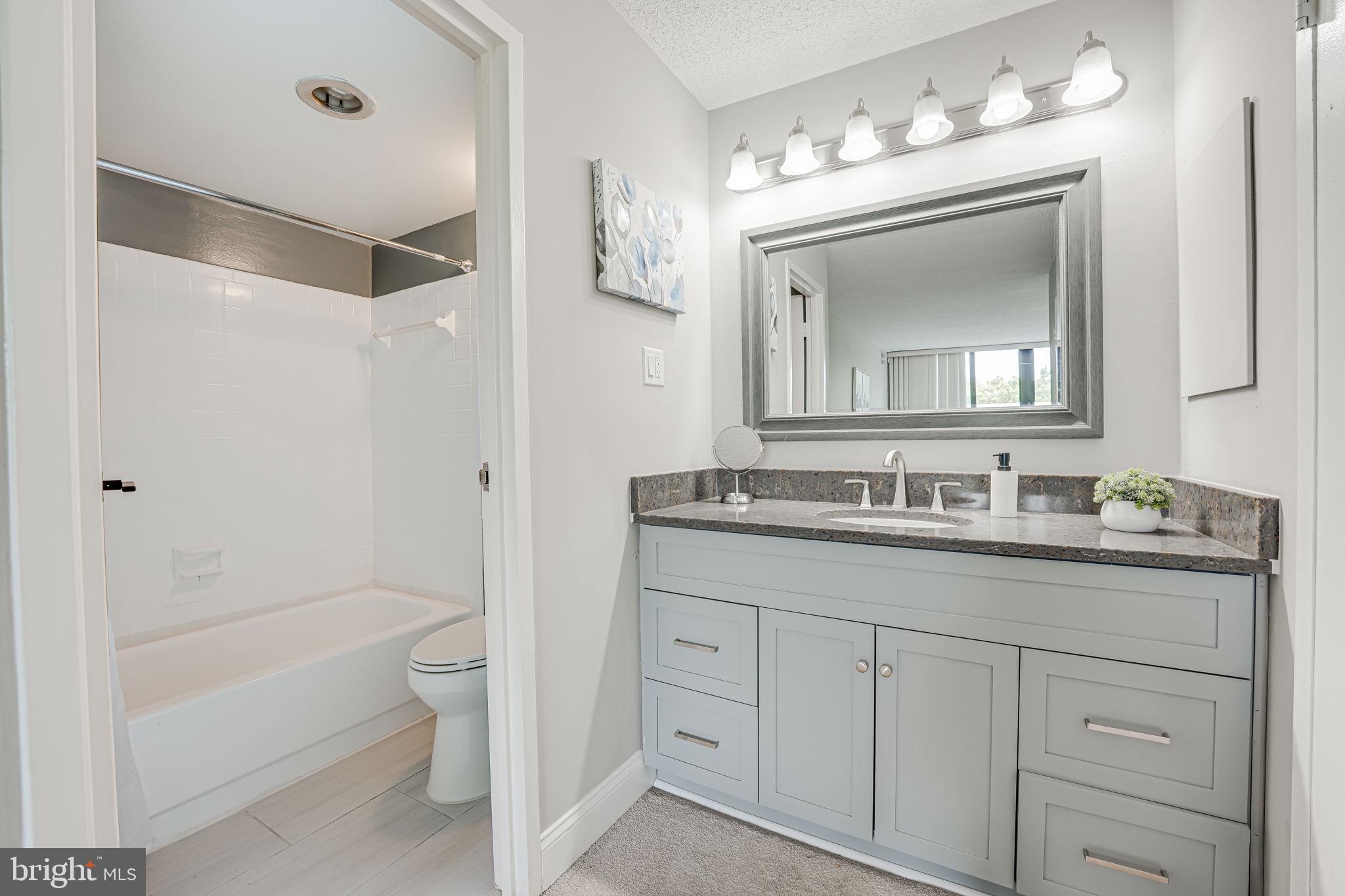 5300 Holmes Run Pkwy #306