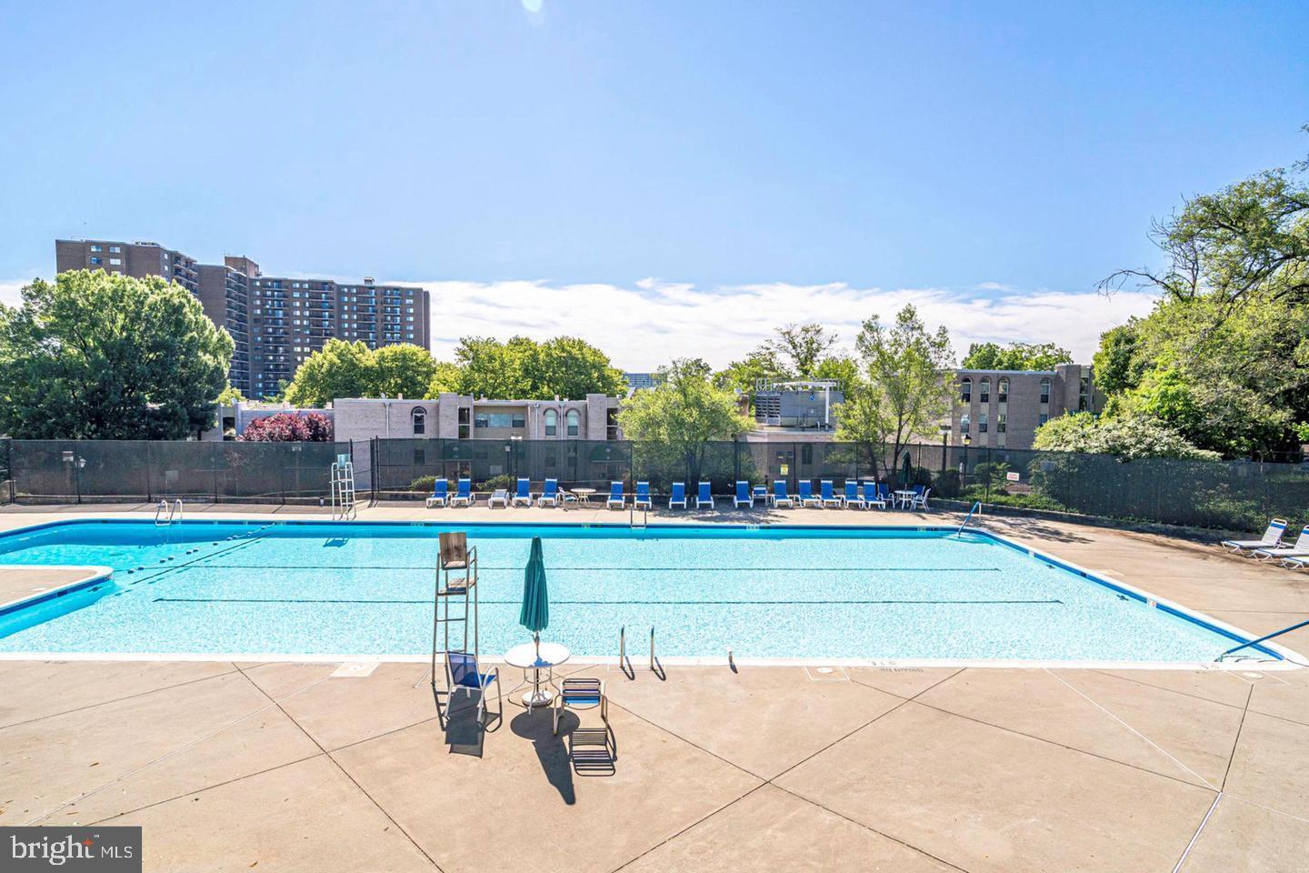 5300 Holmes Run Pkwy #306