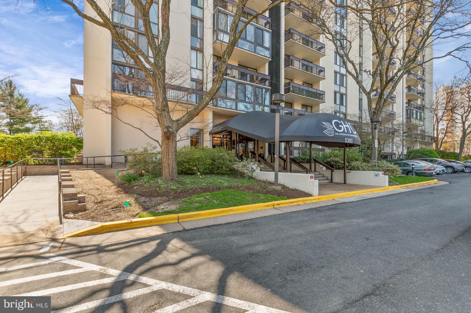 5300 Holmes Run Pkwy #306