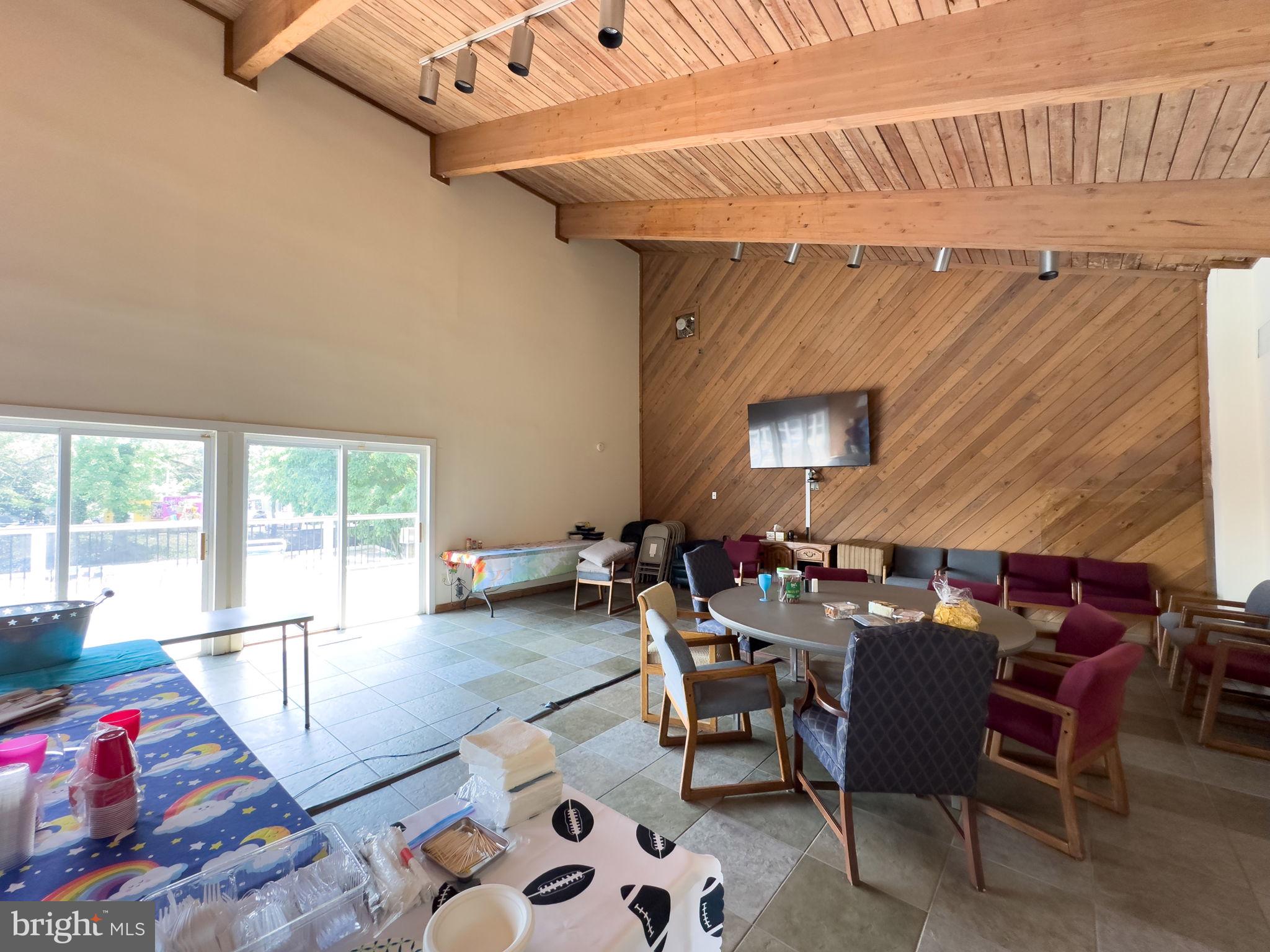 5300 Holmes Run Pkwy #306