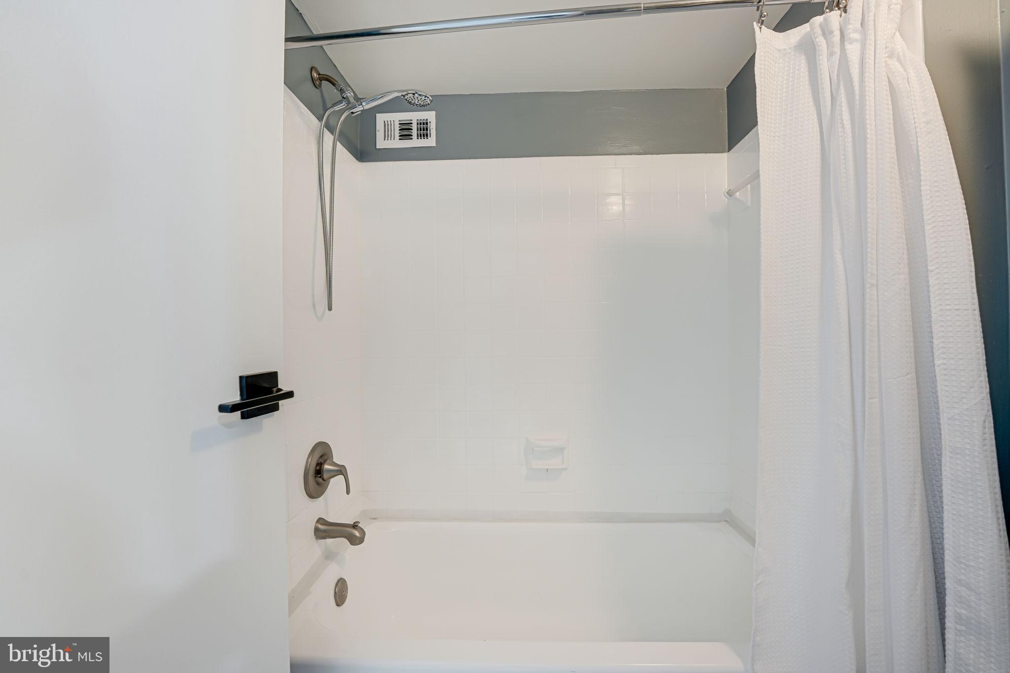 5300 Holmes Run Pkwy #306