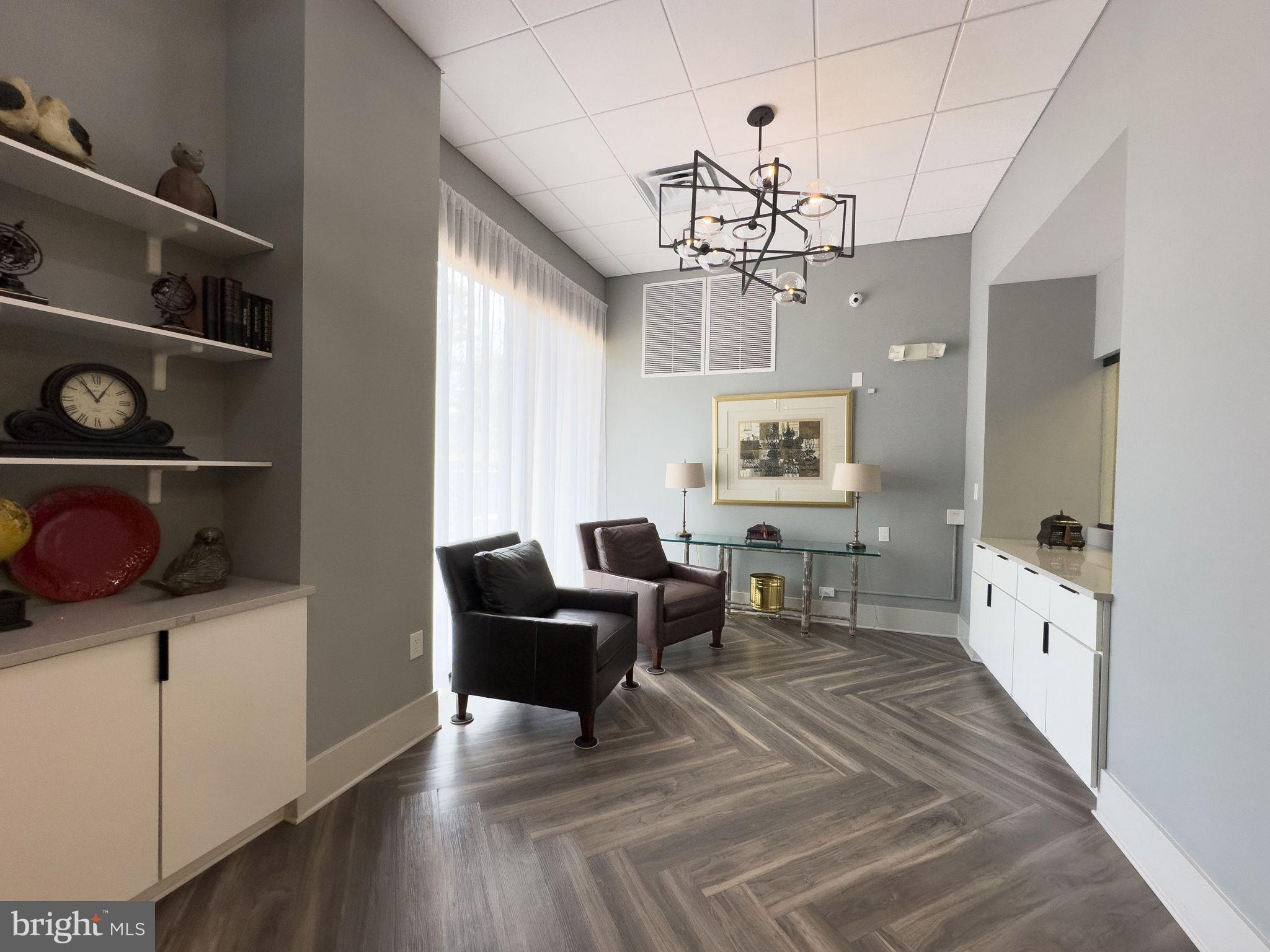 5300 Holmes Run Pkwy #306