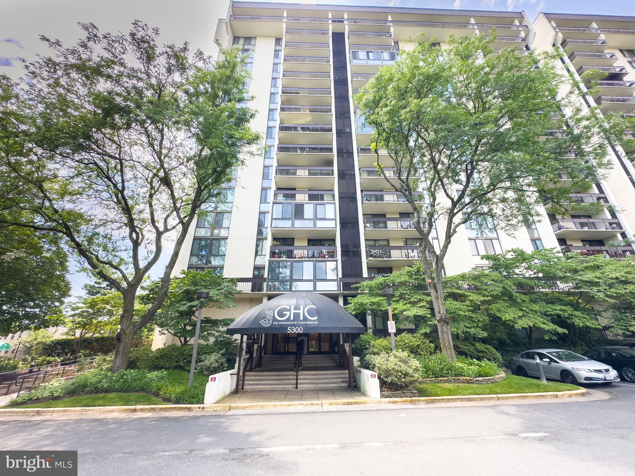 5300 Holmes Run Pkwy #306