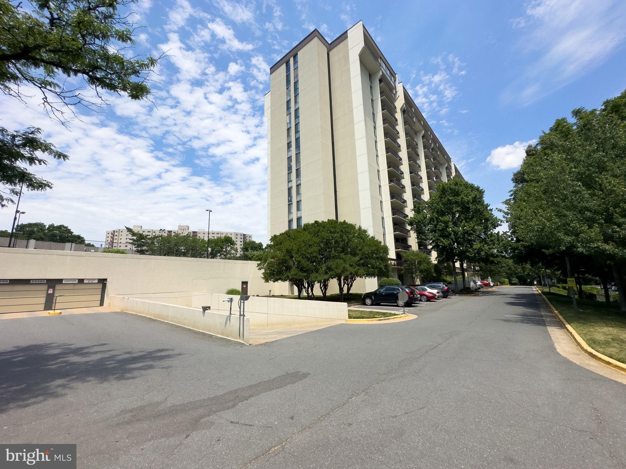 5300 Holmes Run Pkwy #306