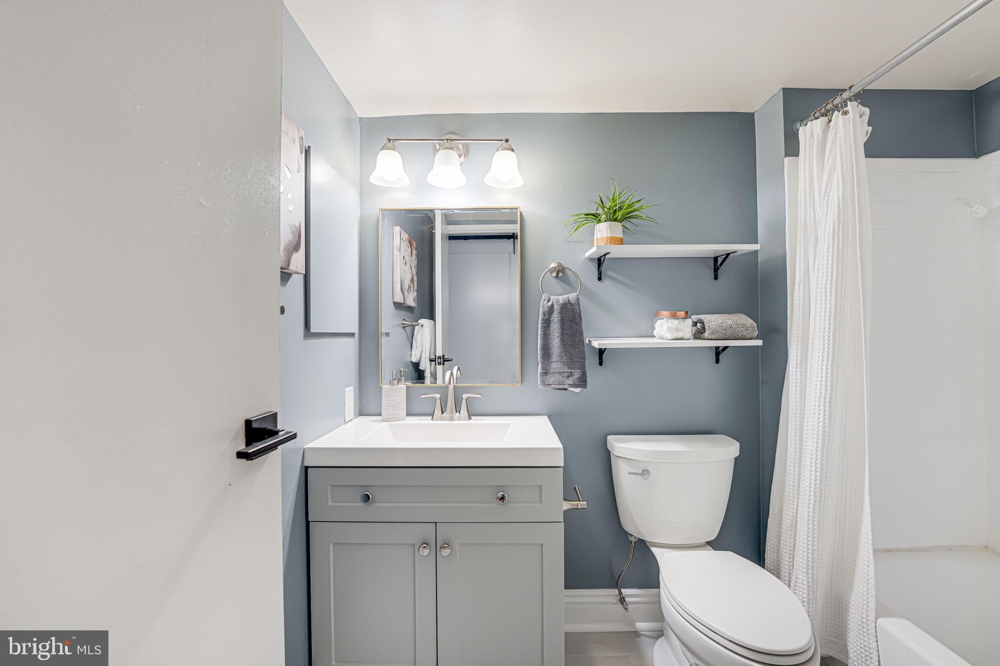 5300 Holmes Run Pkwy #306