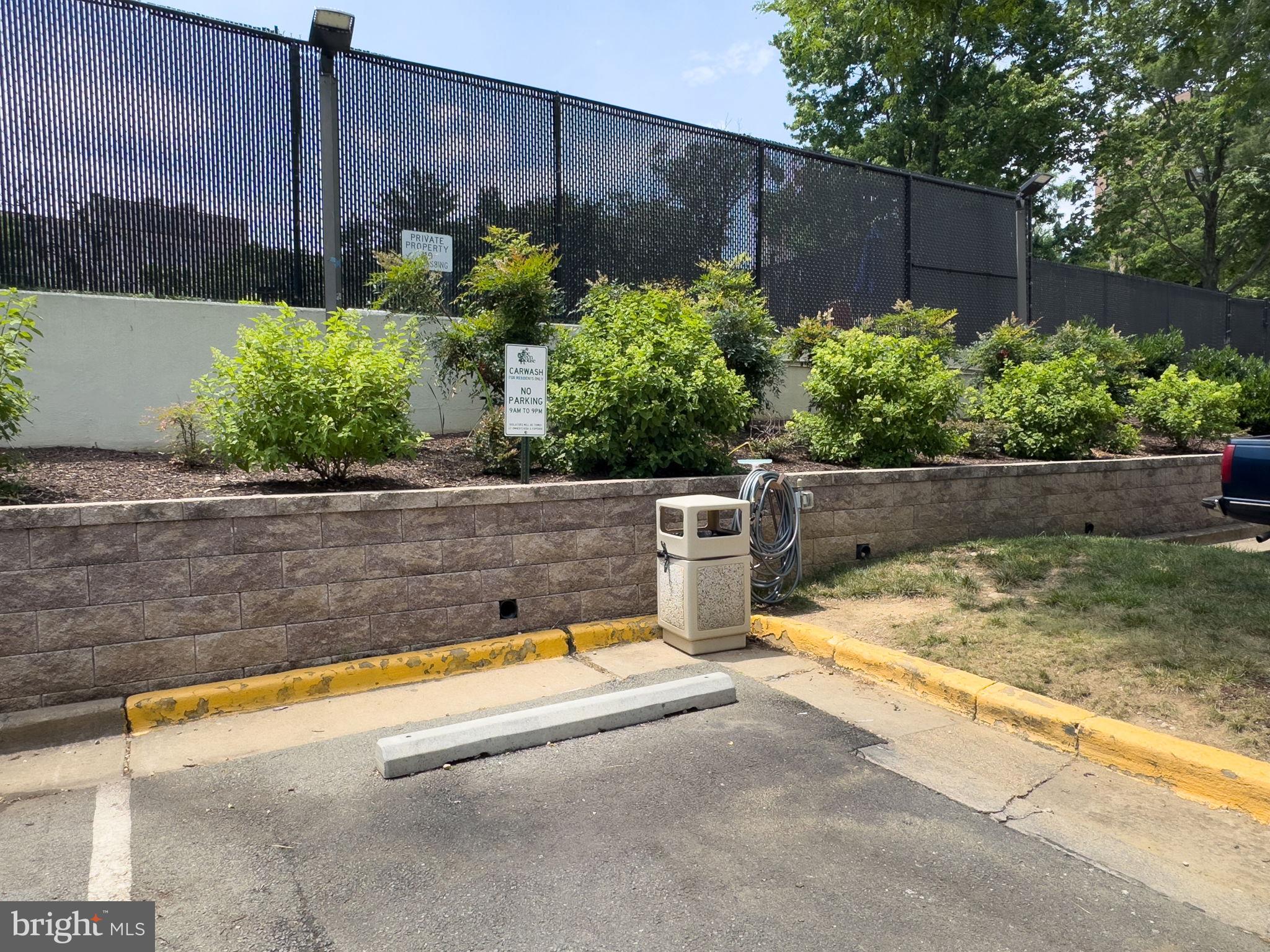 5300 Holmes Run Pkwy #306