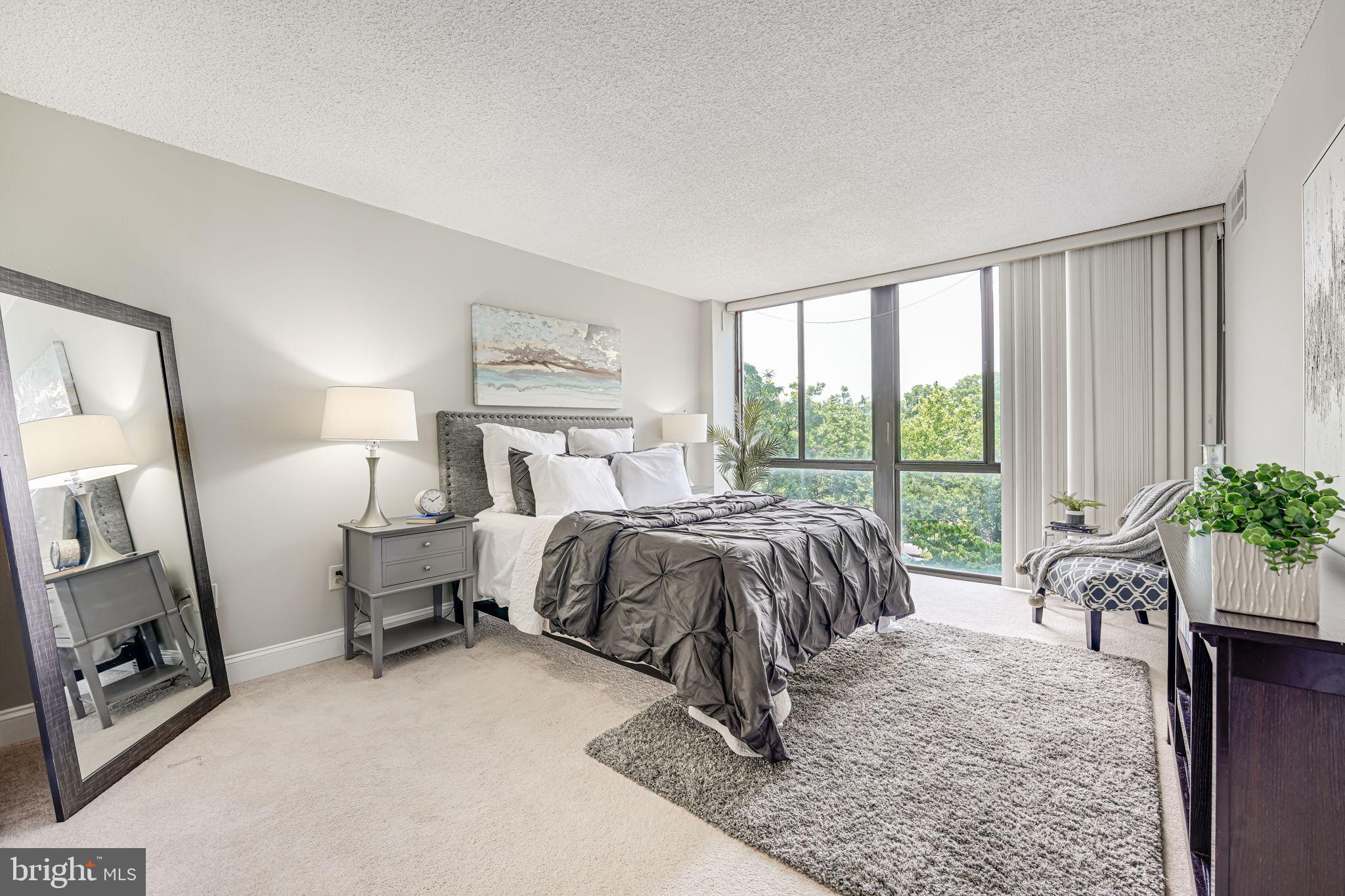 5300 Holmes Run Pkwy #306