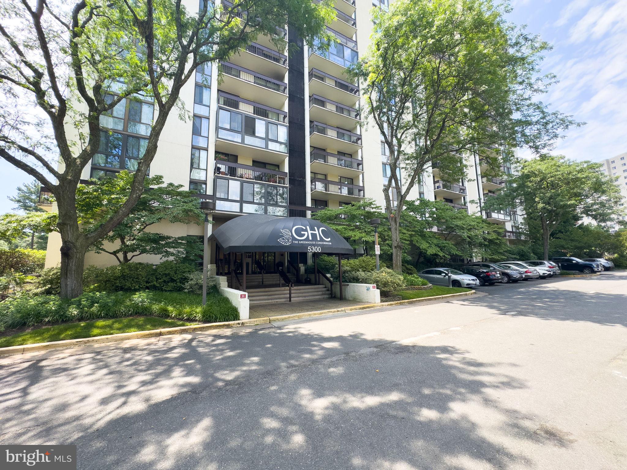 5300 Holmes Run Pkwy #306