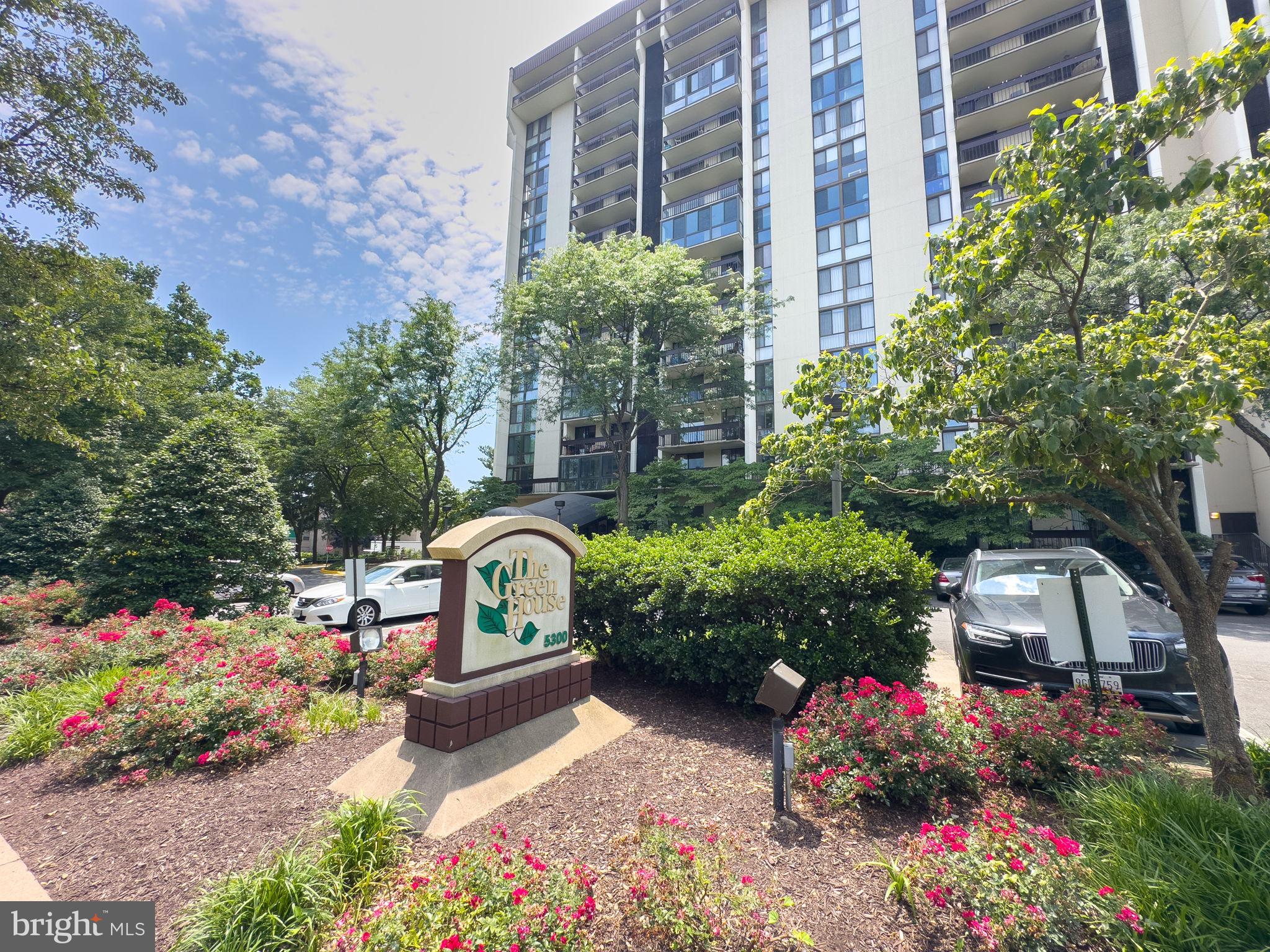 5300 Holmes Run Pkwy #306