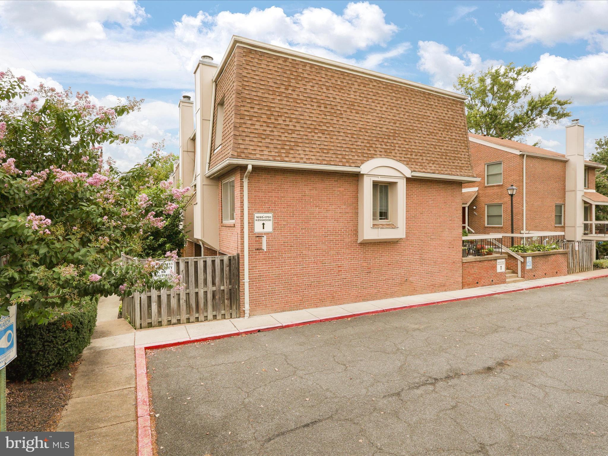 1699 KENWOOD AVENUE