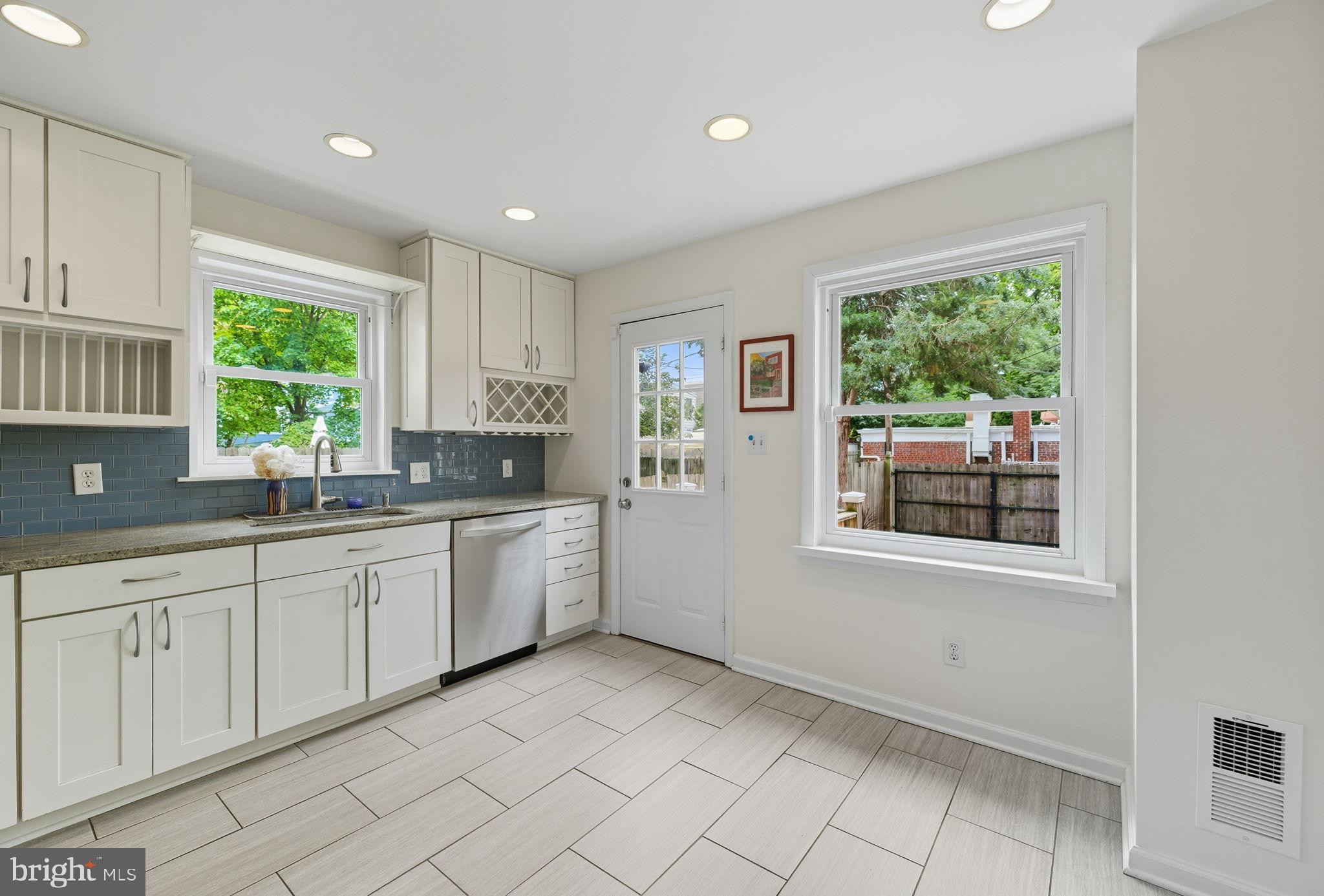 1212 PRINCESS STREET