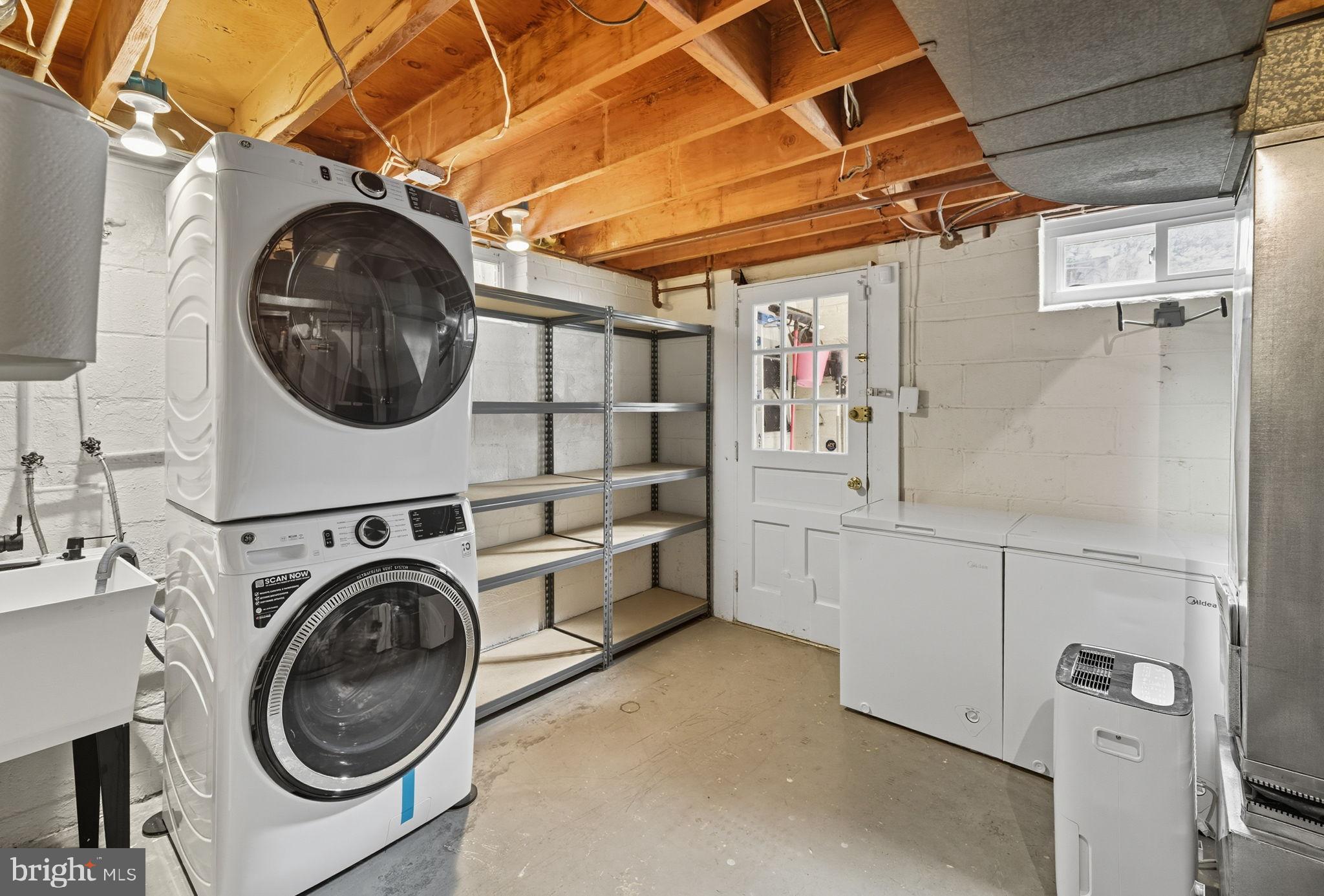 1212 PRINCESS STREET