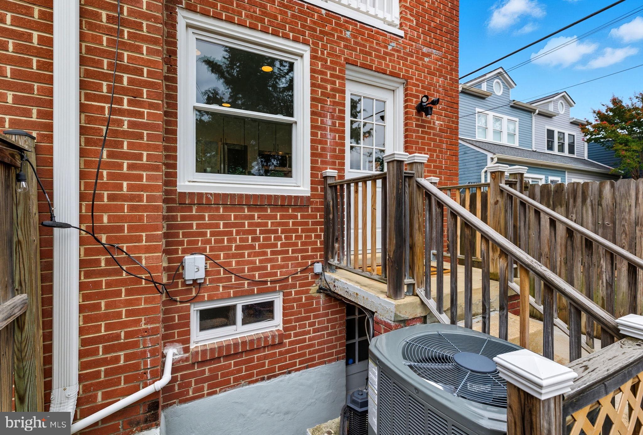 1212 PRINCESS STREET