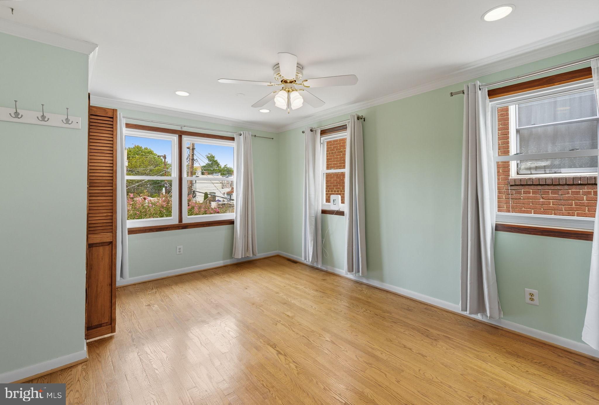 1212 PRINCESS STREET