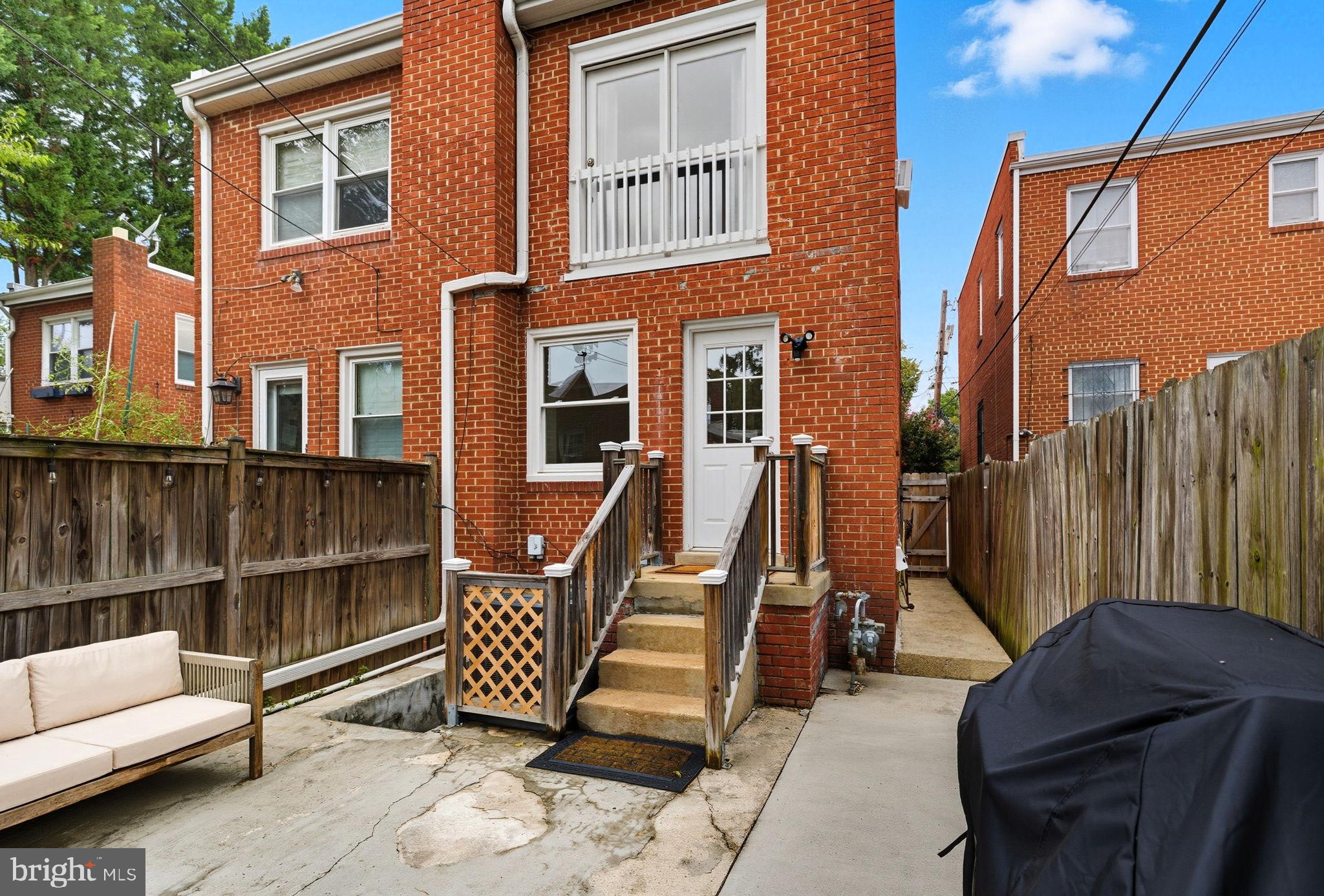 1212 PRINCESS STREET