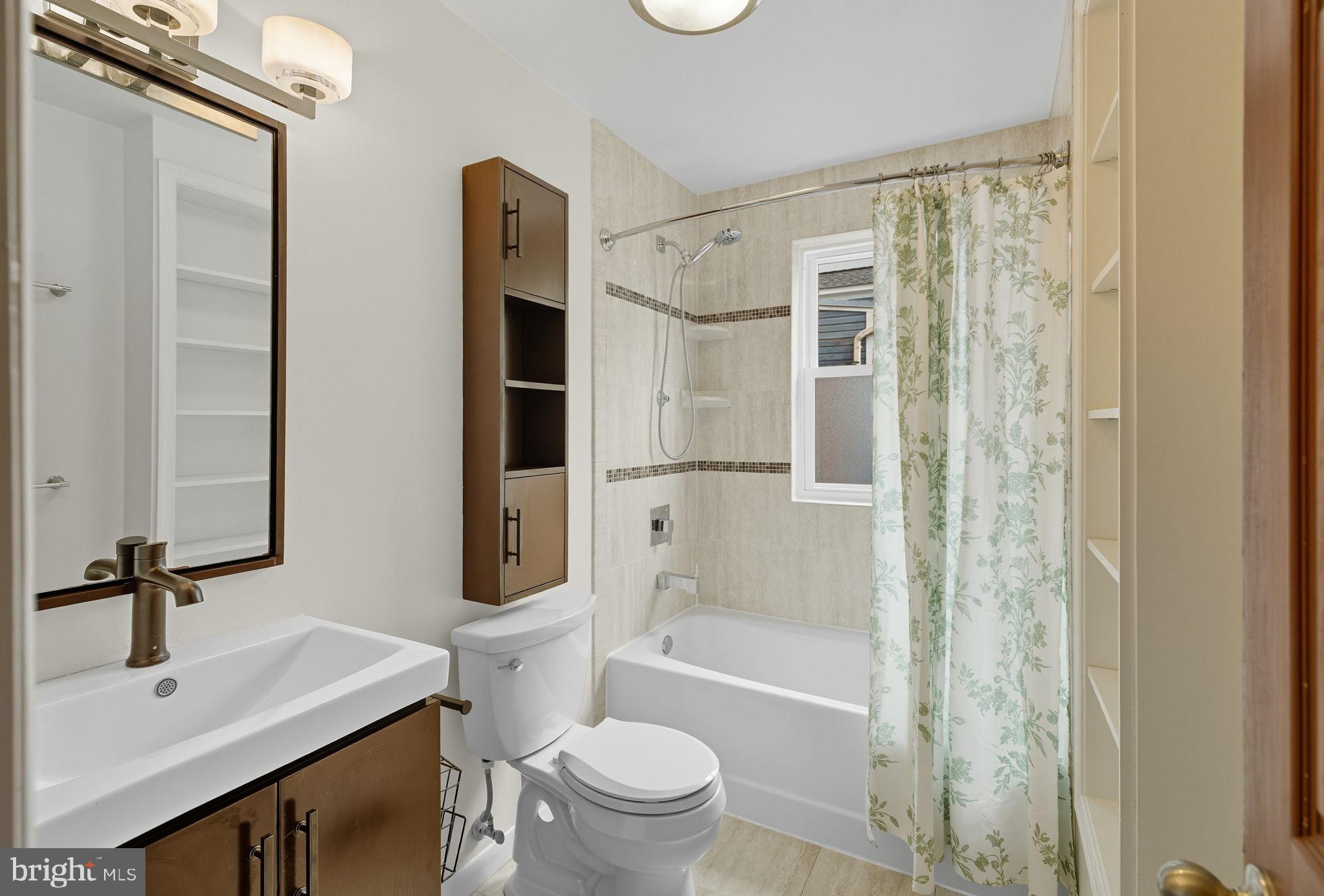 1212 PRINCESS STREET