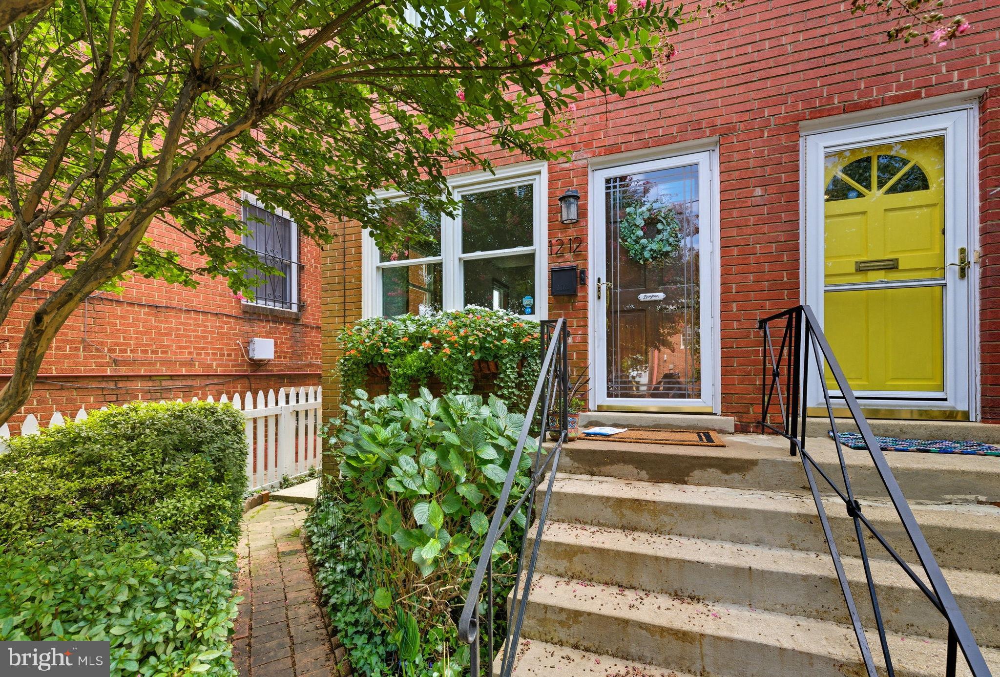 1212 PRINCESS STREET