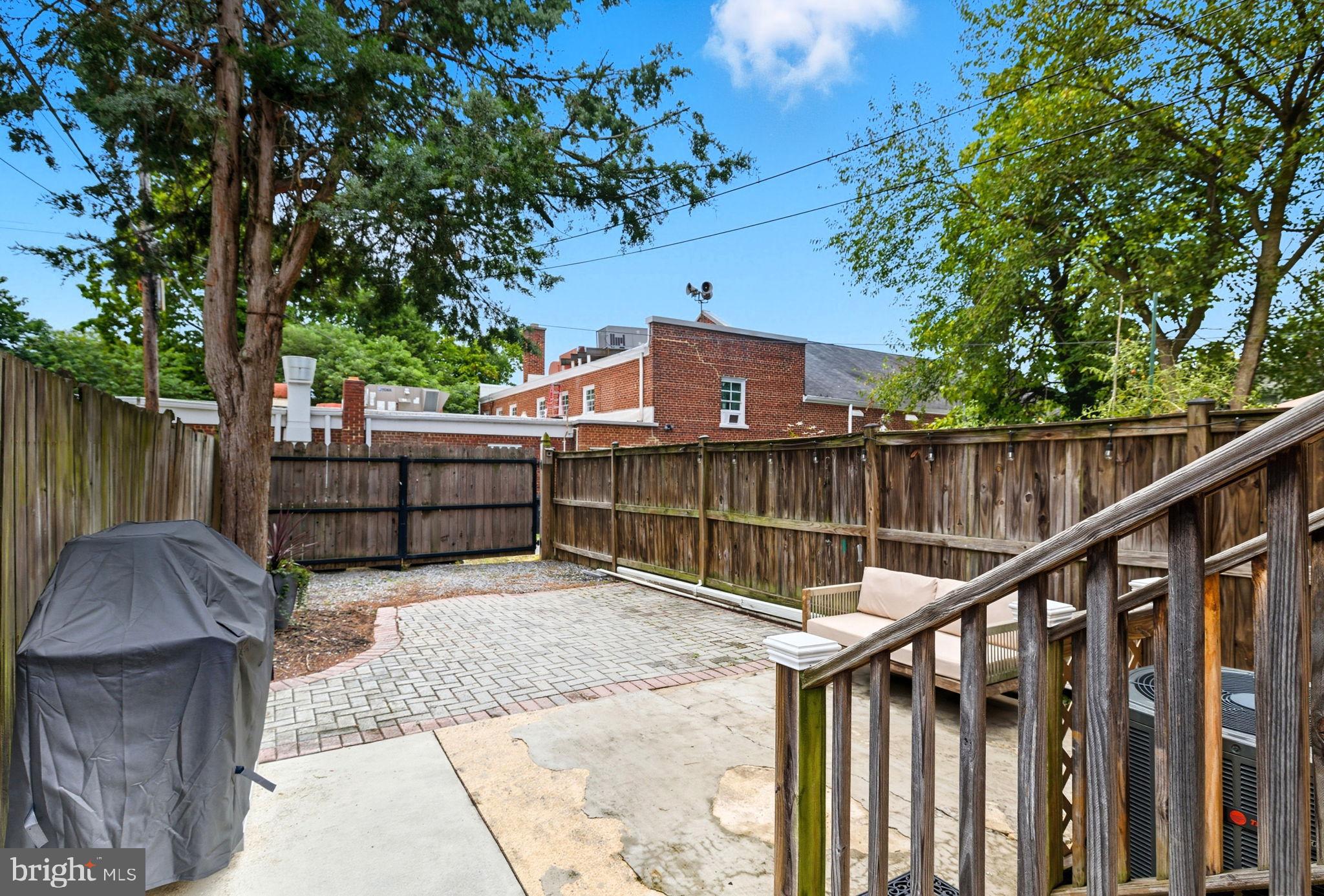 1212 PRINCESS STREET