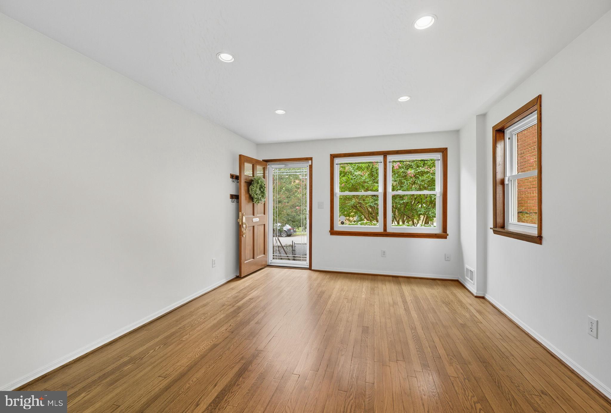 1212 PRINCESS STREET