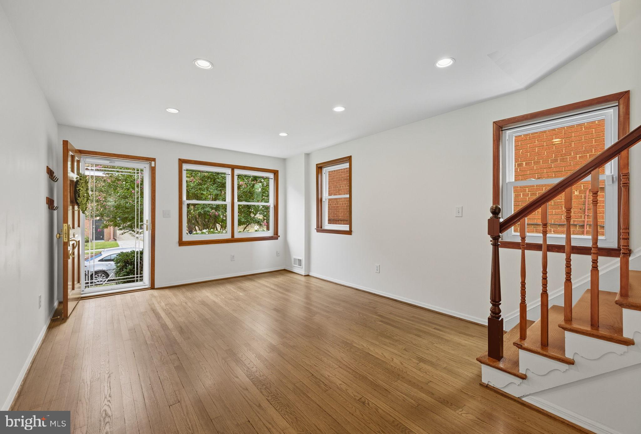 1212 PRINCESS STREET