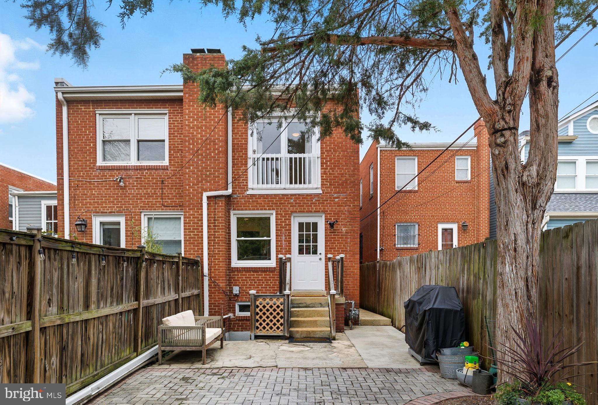 1212 PRINCESS STREET