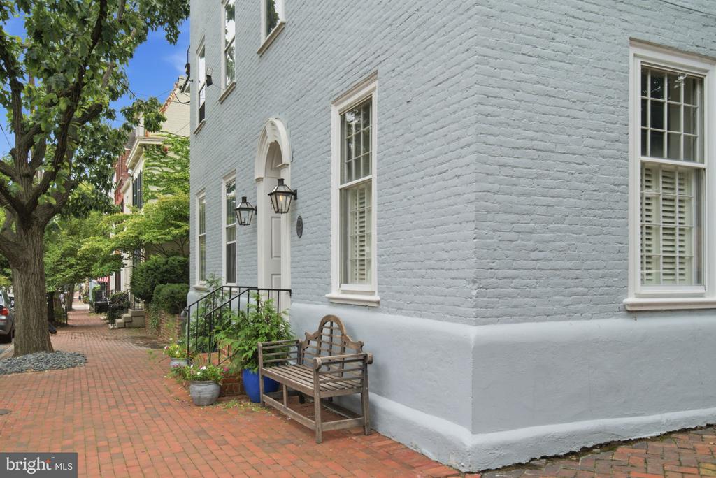 520 PRINCE STREET