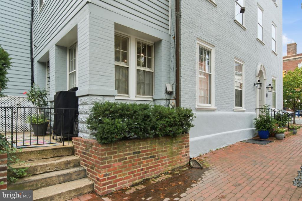520 PRINCE STREET