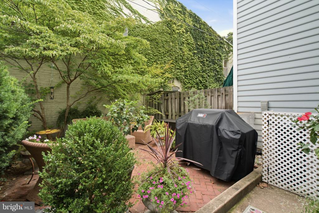 520 PRINCE STREET