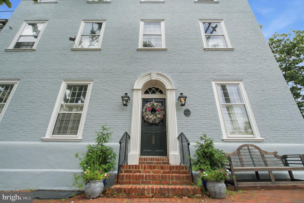 520 PRINCE STREET