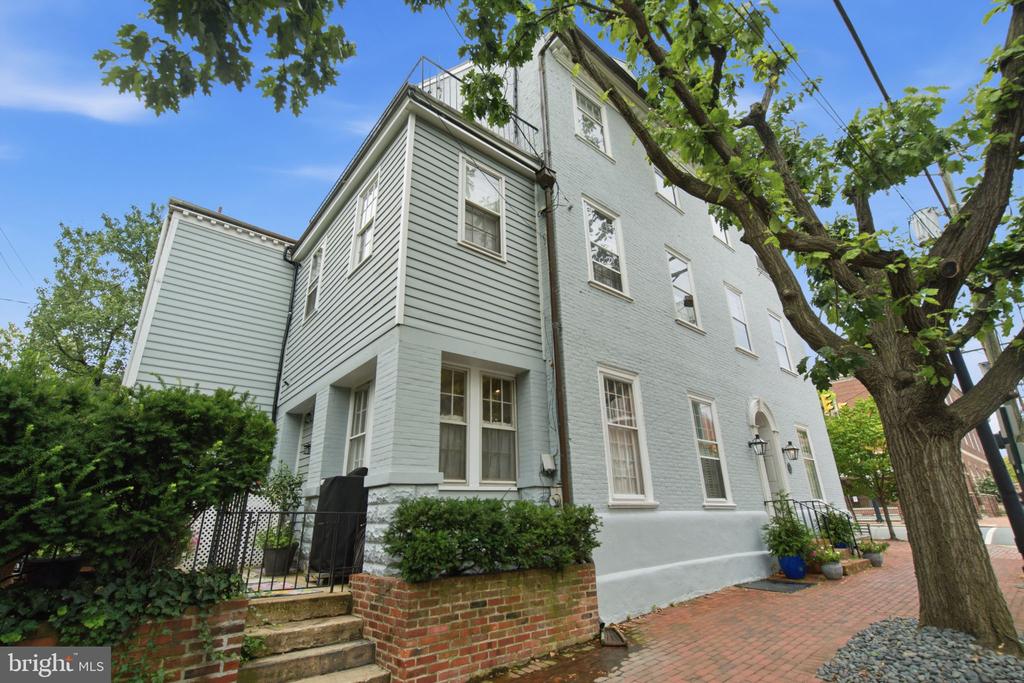 520 PRINCE STREET