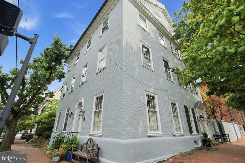 520 PRINCE STREET
