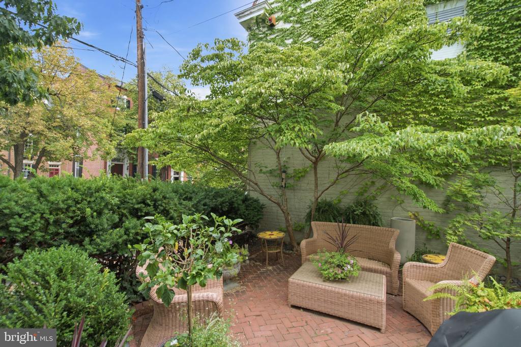 520 PRINCE STREET
