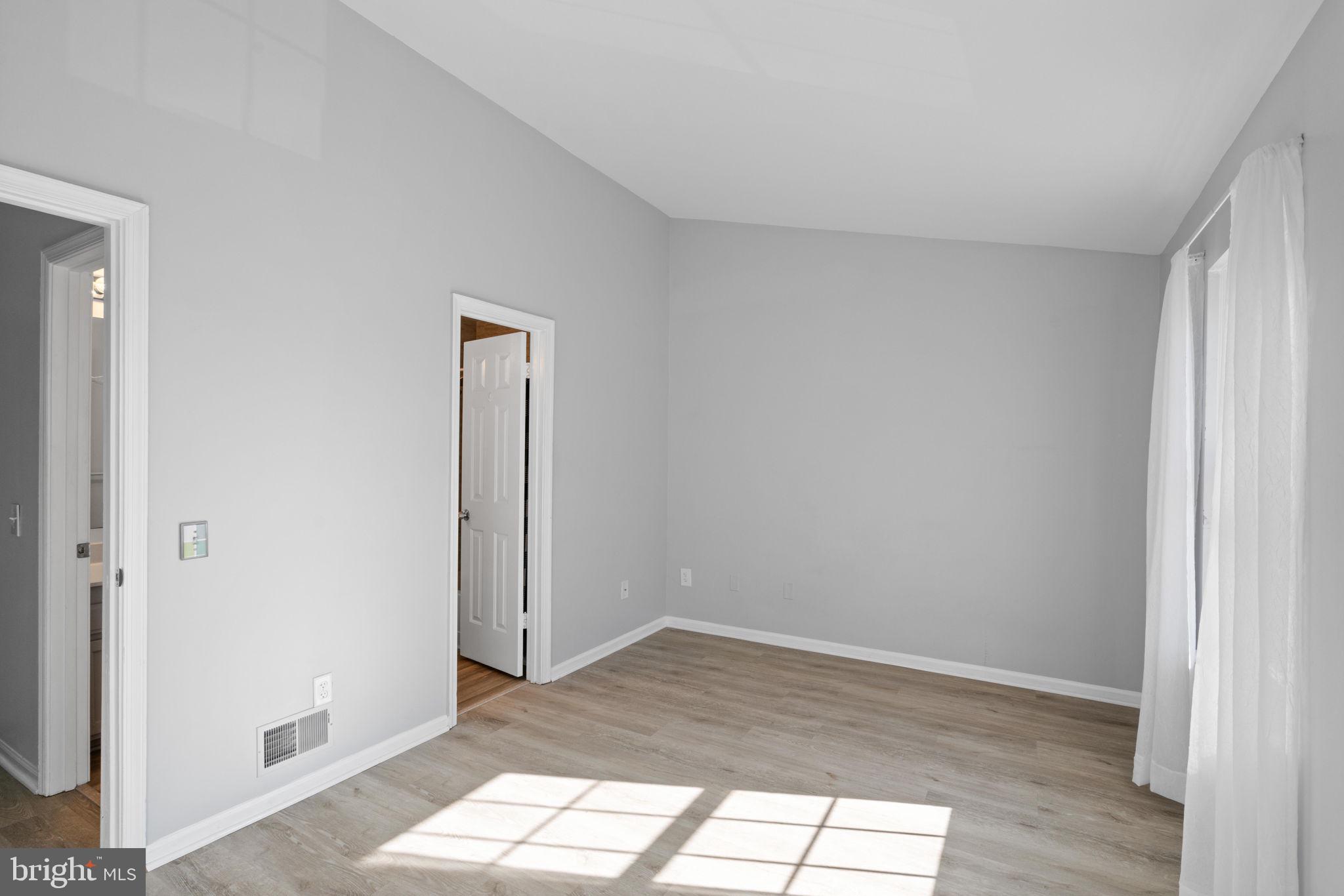 14736 Green Park Way