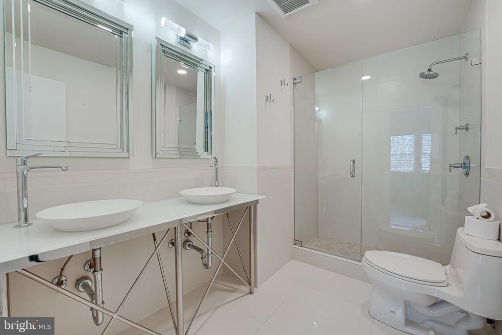 7315 GOLDEN IRIS CT