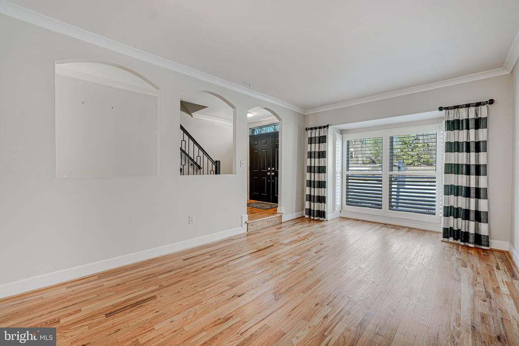 7315 GOLDEN IRIS CT
