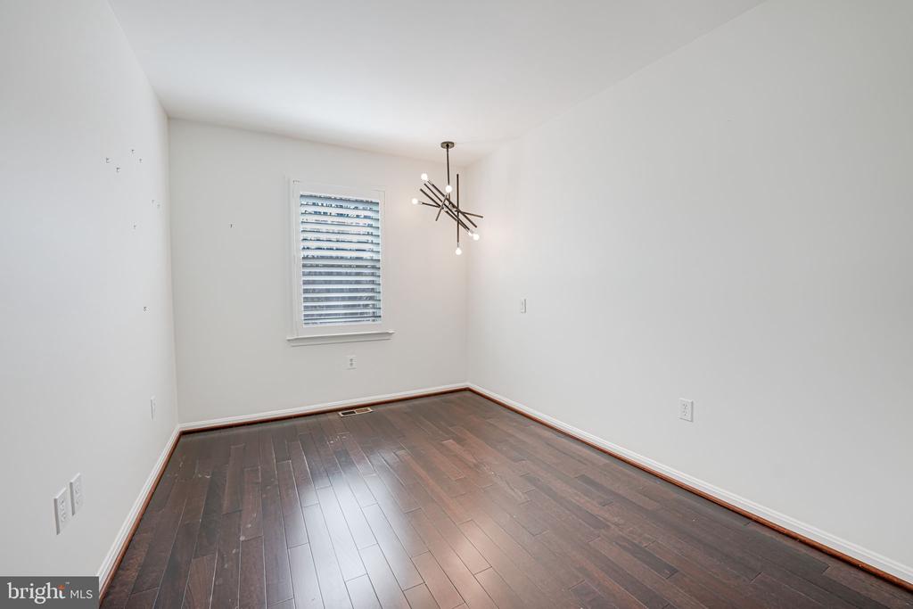 7315 GOLDEN IRIS CT