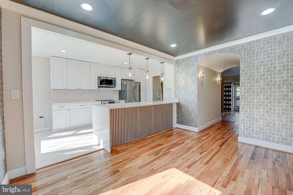 7315 GOLDEN IRIS CT