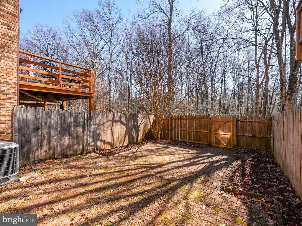 7315 GOLDEN IRIS CT