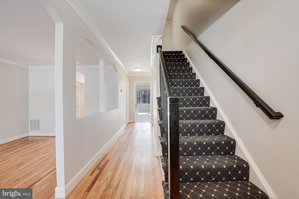 7315 GOLDEN IRIS CT