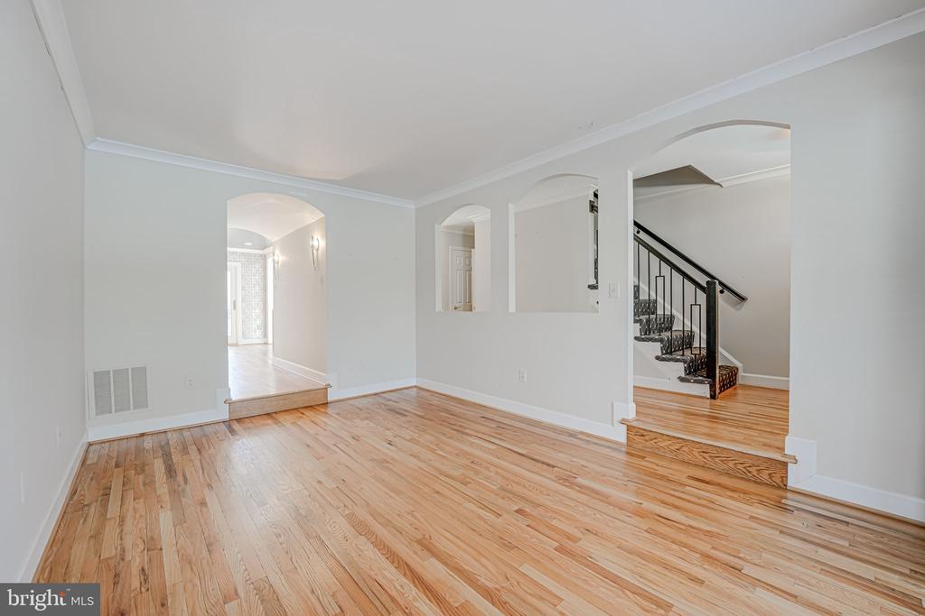 7315 GOLDEN IRIS CT