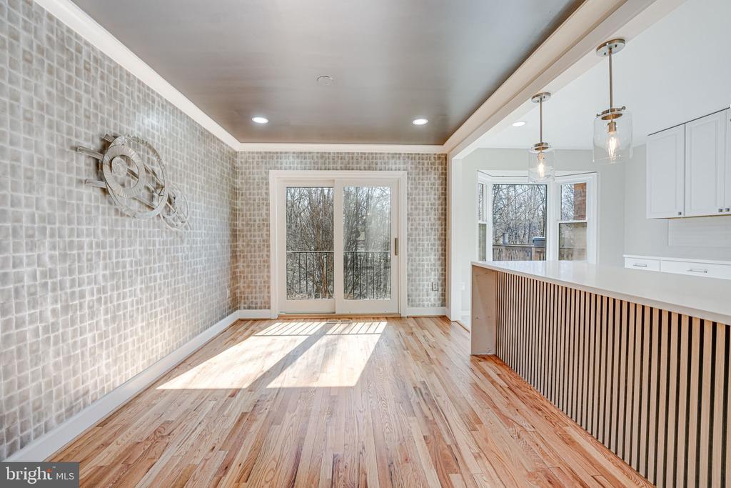 7315 GOLDEN IRIS CT