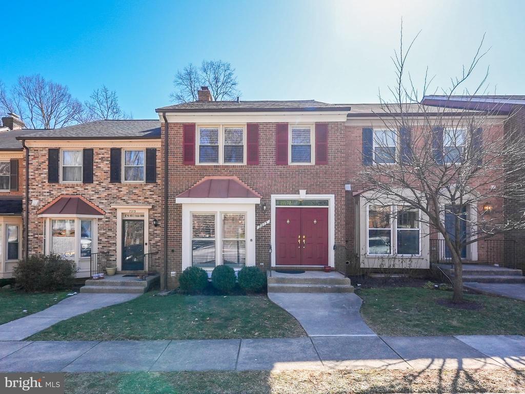 7315 GOLDEN IRIS CT