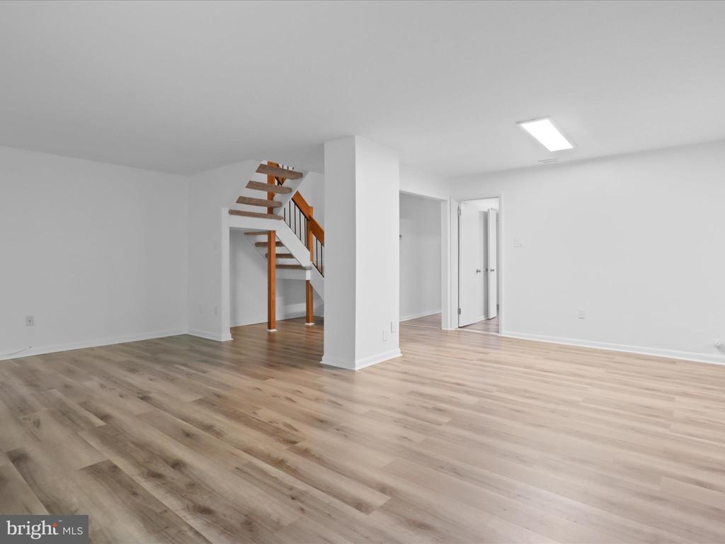 11627 Newbridge Ct