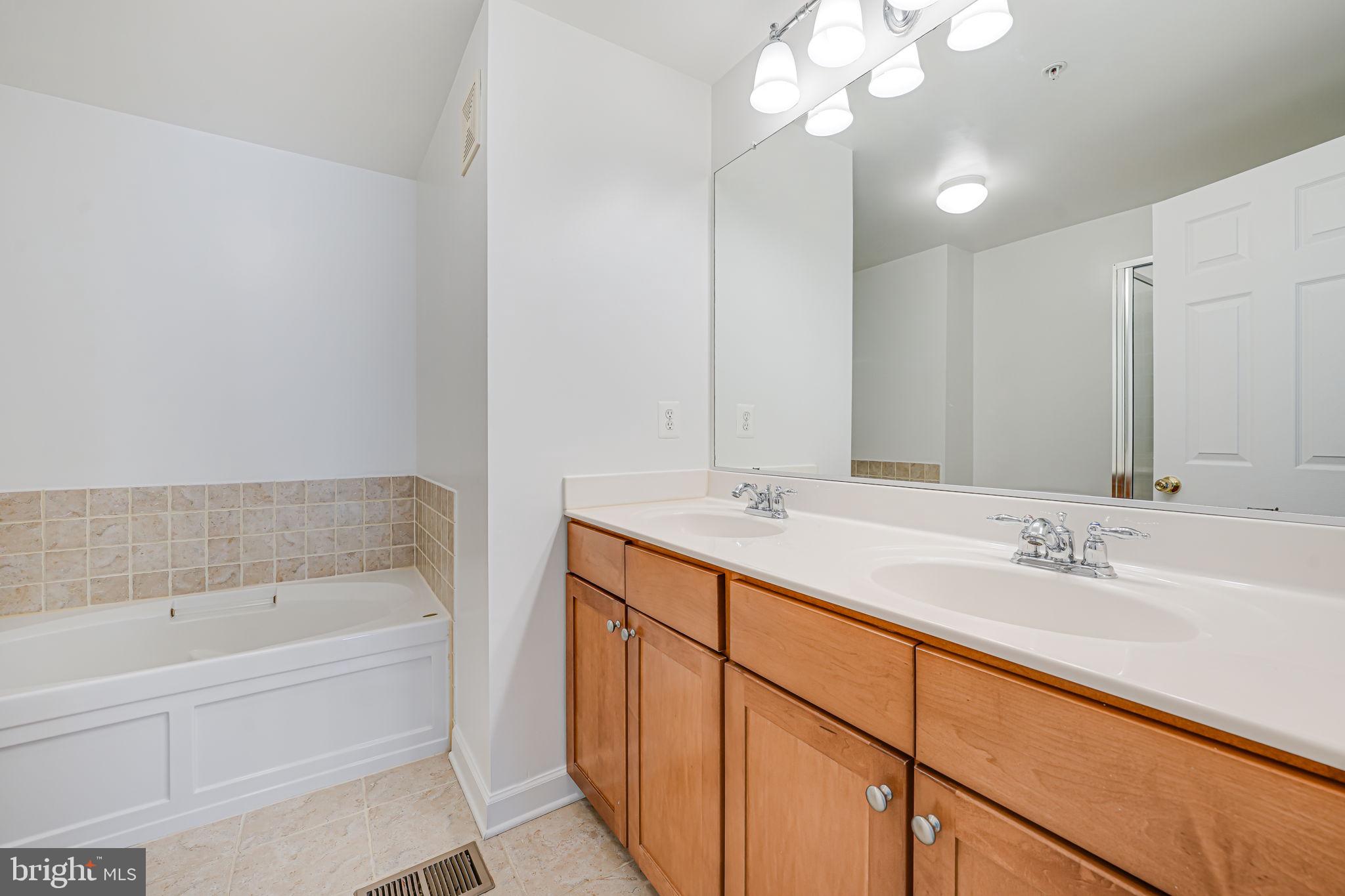 14207-A SAINT GERMAIN DR #29