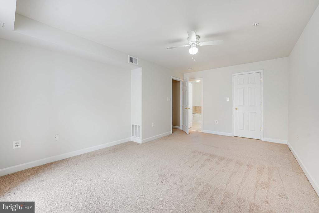 14207-A SAINT GERMAIN DR #29