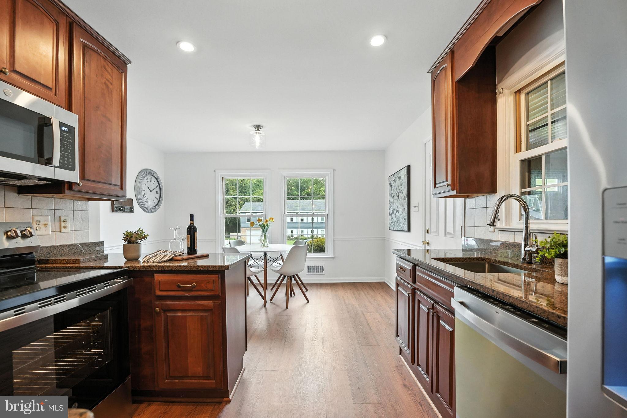 7415 BEVERLY MANOR DRIVE